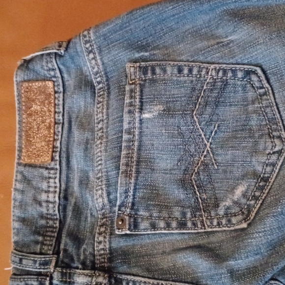 💙🌺Classic Blue Distressed Women Jeans - Picture 6 of 16